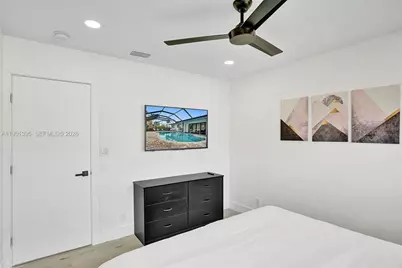1141 N Northlake Dr, Hollywood, FL 33019 - Photo 43