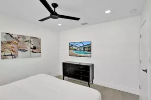 1141 N North Lake Dr, Hollywood, FL 33019 - Photo 29