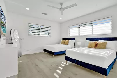 1141 N Northlake Dr, Hollywood, FL 33019 - Photo 51