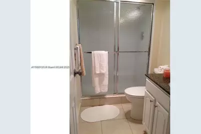 100 Bayview Dr #607, Sunny Isles Beach, FL 33160 - Photo 5