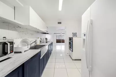 18001 N Bay Rd #505, Sunny Isles Beach, FL 33160 - Photo 9