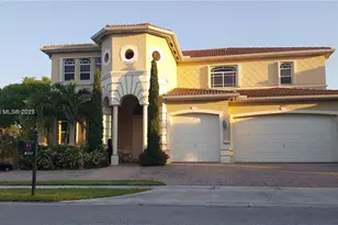 8732 SW 204th Ln, Cutler Bay, FL 33189 - Photo 1
