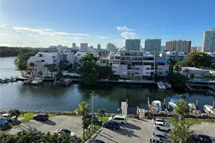 400 Kings Point Dr, Sunny Isles Beach, FL 33160 - Photo 17