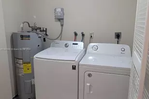 10140 Torchwood Ave, Plantation, FL 33324 - Photo 13