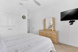 856 SE 16th Ct, Homestead, FL 33034 - Photo 9