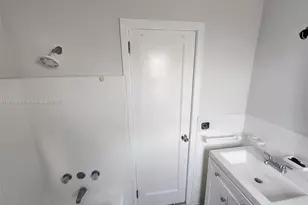 7611 Harding Ave, Miami Beach, FL 33141 - Photo 7