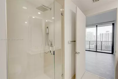 45 SW 9th St #2408, Miami, FL 33130 - Photo 13