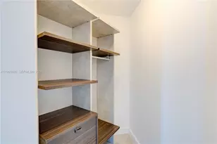 45 SW 9th St, Miami, FL 33130 - Photo 17