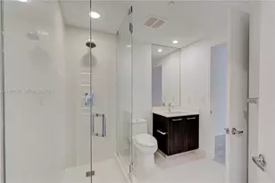 45 SW 9th St, Miami, FL 33130 - Photo 19