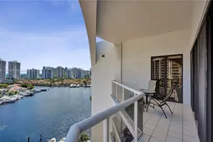 3610 Yacht Club Dr, Aventura, FL 33180 - Photo 21