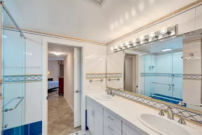 3610 Yacht Club Dr #PH07, Aventura, FL 33180 - Photo 33