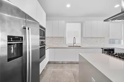 7540 NW 97th Pl, Doral, FL 33178 - Photo 17