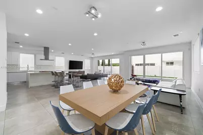 7540 NW 97th Pl, Doral, FL 33178 - Photo 9