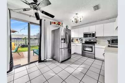 875 NW 99th Ave, Plantation, FL 33324 - Photo 17