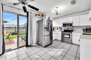 875 NW 99th Ave, Plantation, FL 33324 - Photo 17