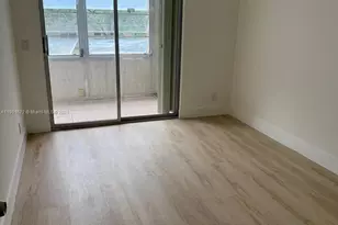 100 SW 132nd Way, Pembroke Pines, FL 33027 - Photo 5