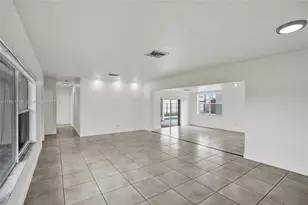 5750 NW 111th St, Hialeah, FL 33012 - Photo 13