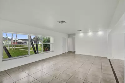 5750 NW 111th St, Hialeah, FL 33012 - Photo 9