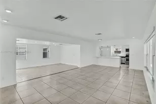 5750 NW 111th St, Hialeah, FL 33012 - Photo 7