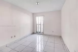 1051 SW 1st St, Miami, FL 33130 - Photo 9