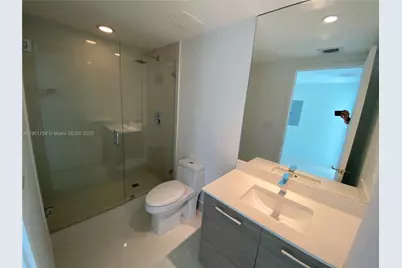 1300 S Miami Ave #2405, Miami, FL 33131 - Photo 15