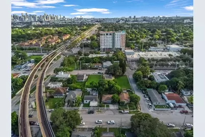 1240 NW 38th St, Miami, FL 33142 - Photo 27