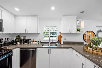 11 NW 45th St, Miami, FL 33127 - Photo 11