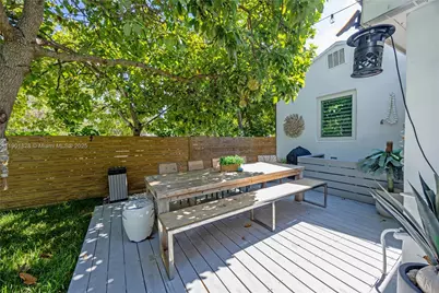 11 NW 45th St, Miami, FL 33127 - Photo 25