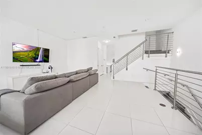 9153 NW 33rd St, Doral, FL 33172 - Photo 9