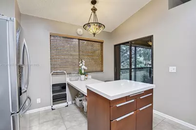 1002 NW 105th Ave #D-121, Plantation, FL 33322 - Photo 13