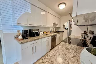 125 NE 150th St, Miami, FL 33161 - Photo 17