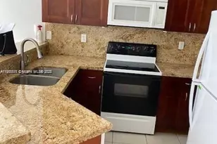 8706 NW 38th Dr, Coral Springs, FL 33065 - Photo 9