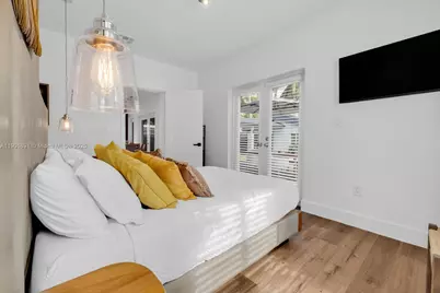 901 NW 7th St Rd, Miami, FL 33136 - Photo 25