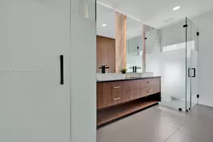 901 NW 7th Street Rd, Miami, FL 33136 - Photo 31