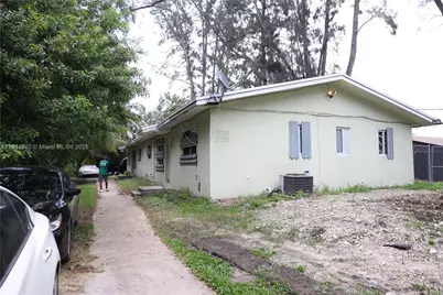 11735 NW 22nd Ct, Miami, FL 33167 - Photo 9