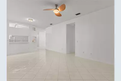 10168 Lombardy Dr, Tamarac, FL 33321 - Photo 15