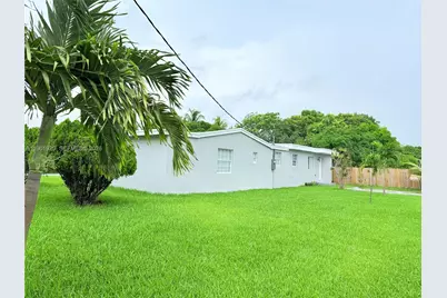 4340 SW 19th St, West Park, FL 33023 - Photo 3