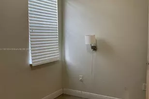 798 NE 43 St, Oakland Park, FL 33334 - Photo 29