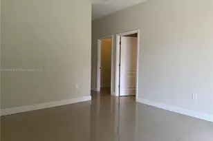 798 NE 43 St, Oakland Park, FL 33334 - Photo 17