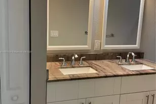 798 NE 43 St, Oakland Park, FL 33334 - Photo 27