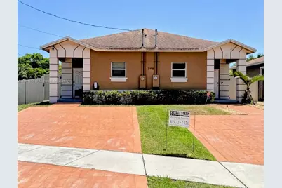 798 NE 43 St, Oakland Park, FL 33334 - Photo 1