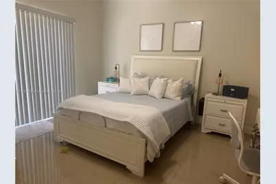 798 NE 43 St, Oakland Park, FL 33334 - Photo 23