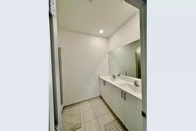 1020 SE 26th Ter, Homestead, FL 33035 - Photo 13