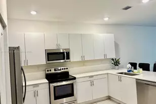 1020 SE 26th Ter, Homestead, FL 33035 - Photo 3