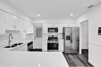 6300 SW 62nd Pl, South Miami, FL 33143 - Photo 9