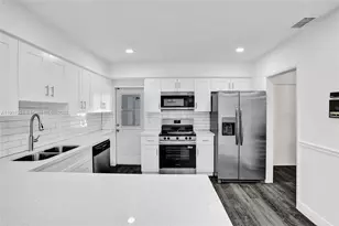 6300 SW 62nd Pl, South Miami, FL 33143 - Photo 9