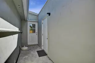 6300 SW 62nd Pl, South Miami, FL 33143 - Photo 33