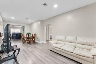 608 NW 9th St, Hallandale Beach, FL 33009 - Photo 7