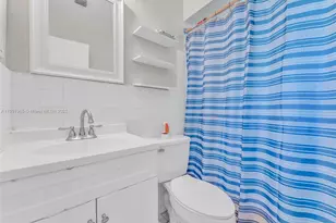 608 NW 9th St, Hallandale Beach, FL 33009 - Photo 15