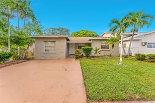 608 NW 9th St, Hallandale Beach, FL 33009 - Photo 3